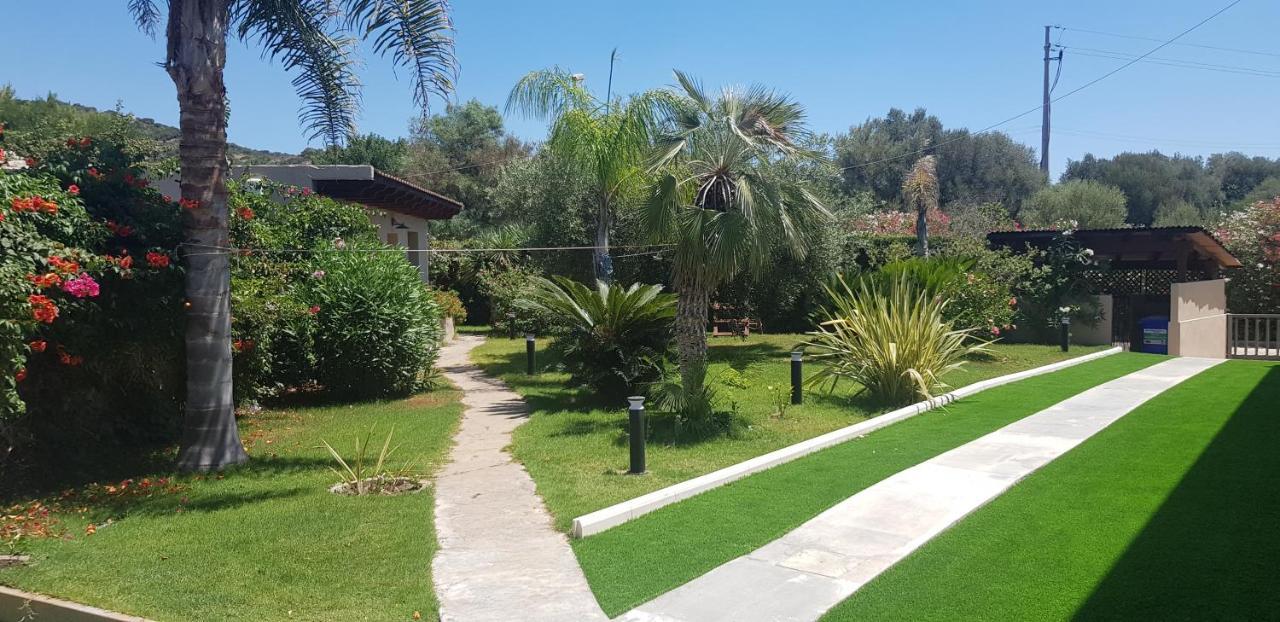 Palm Village 3*
